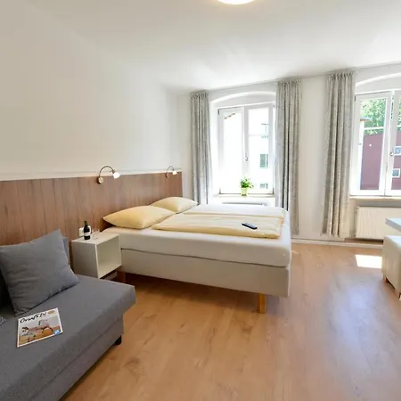 酒店 Garni Gambrinus 3*