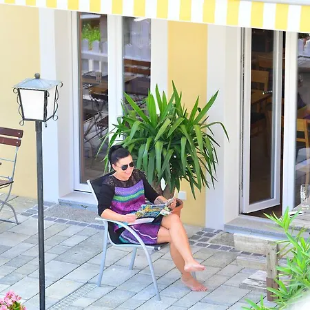 酒店 Garni Gambrinus