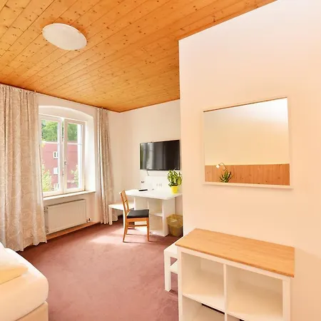 酒店 Garni Gambrinus